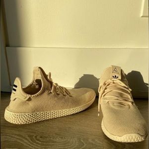 Men’s Adidas Pharrel (US 10)